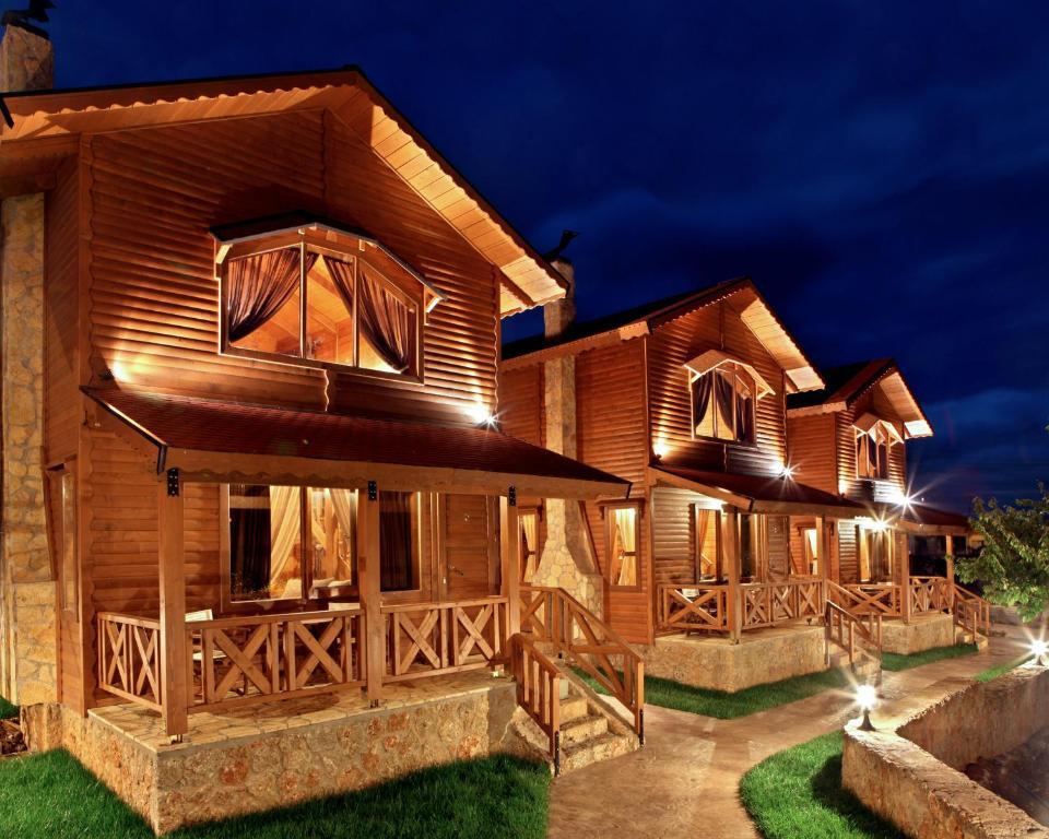 Feggarognemata Suites Ано-Трікала Номер фото