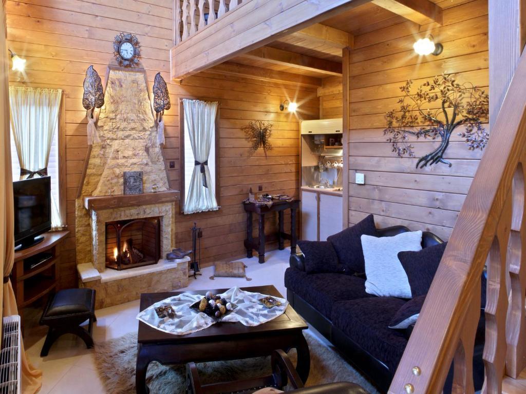 Feggarognemata Suites Ано-Трікала Номер фото